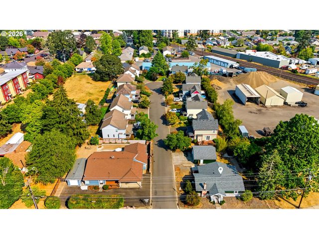 732 N COLLEGE St, Newberg, OR 97132