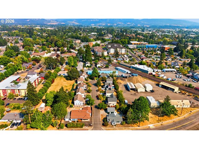 732 N COLLEGE St, Newberg, OR 97132