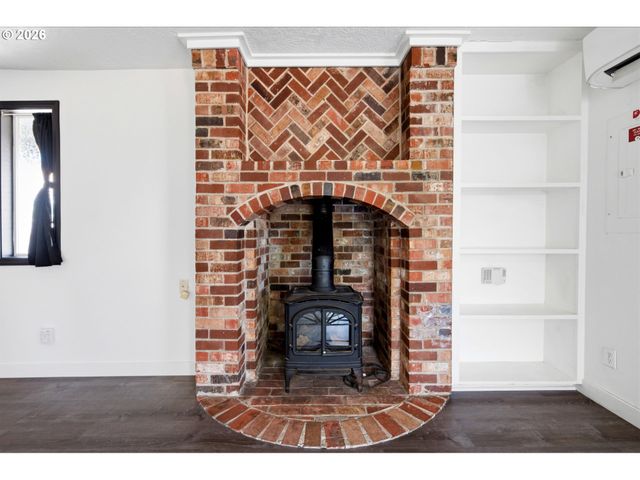 732 N COLLEGE St, Newberg, OR 97132