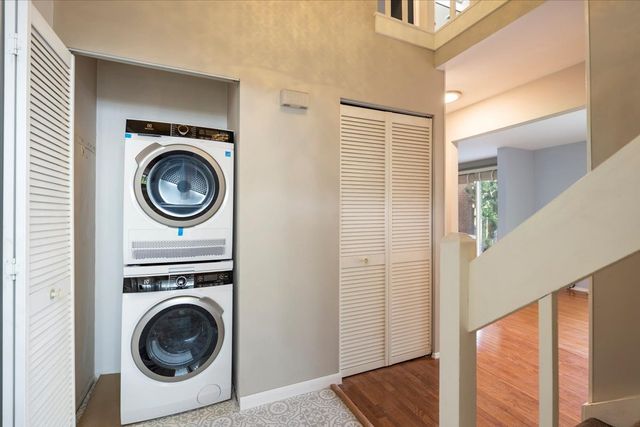 650 Cress Creek Lane, Crystal Lake, IL 60014