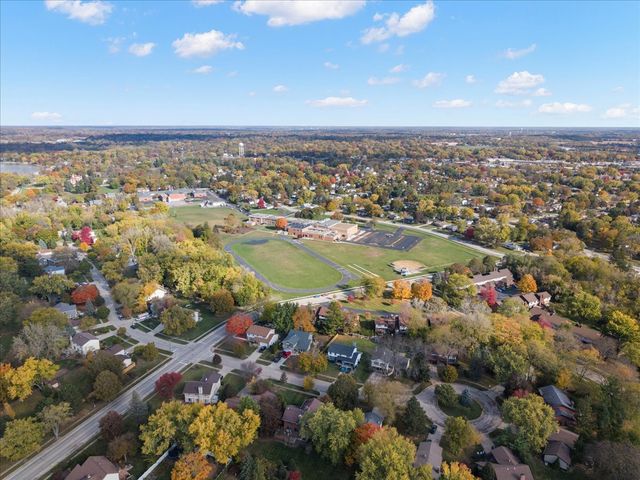 650 Cress Creek Lane, Crystal Lake, IL 60014