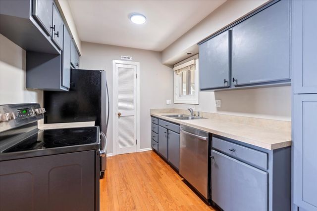 650 Cress Creek Lane, Crystal Lake, IL 60014