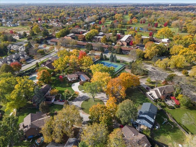 650 Cress Creek Lane, Crystal Lake, IL 60014