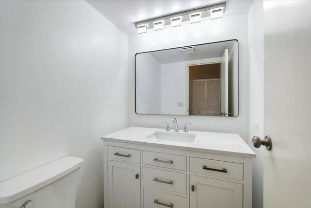 650 Cress Creek Lane, Crystal Lake, IL 60014