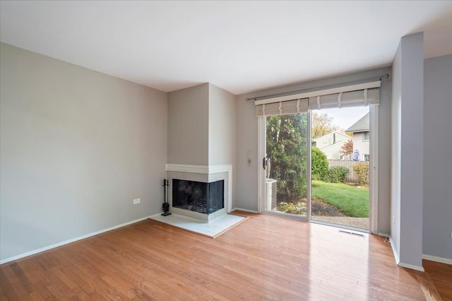 650 Cress Creek Lane, Crystal Lake, IL 60014