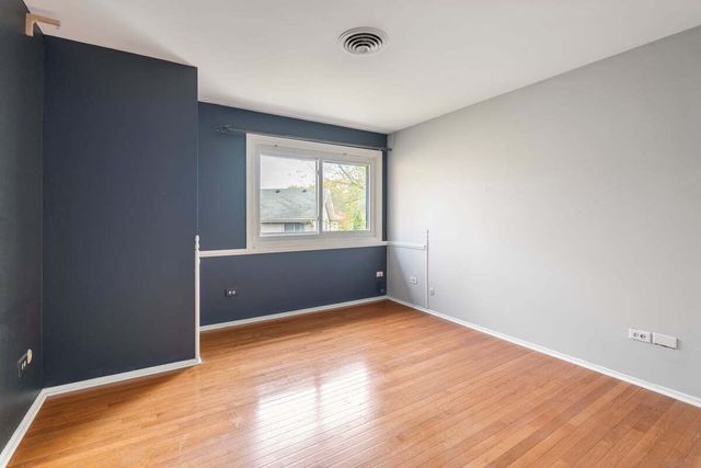 650 Cress Creek Lane, Crystal Lake, IL 60014