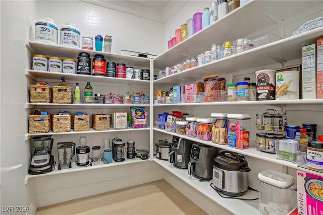 7612 Kit Carson Avenue, Las Vegas, NV 89179