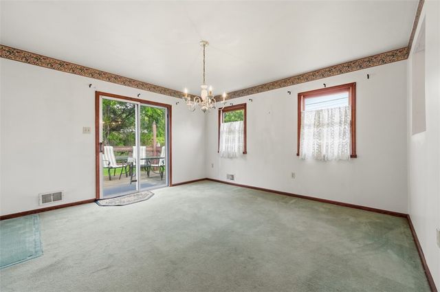 122 Mason Dr, Shaler, PA 15116