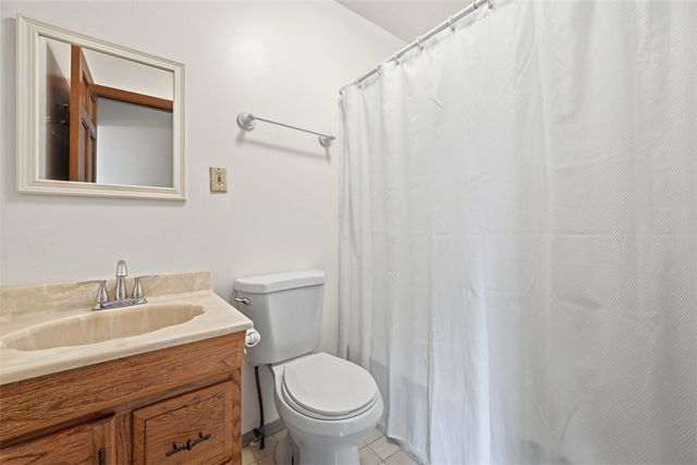 122 Mason Dr, Shaler, PA 15116