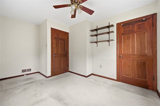 122 Mason Dr, Shaler, PA 15116