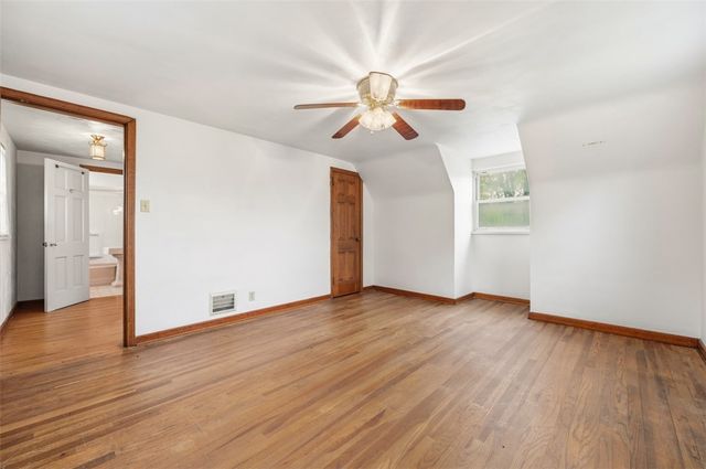 122 Mason Dr, Shaler, PA 15116