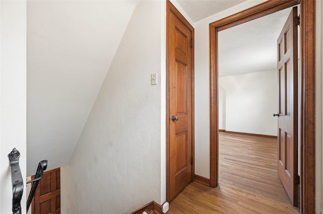 122 Mason Dr, Shaler, PA 15116
