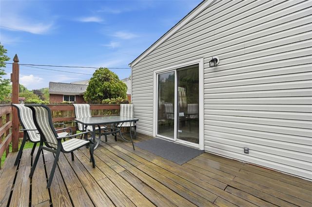 122 Mason Dr, Shaler, PA 15116
