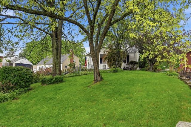122 Mason Dr, Shaler, PA 15116