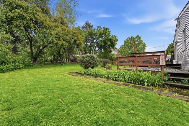 122 Mason Dr, Shaler, PA 15116