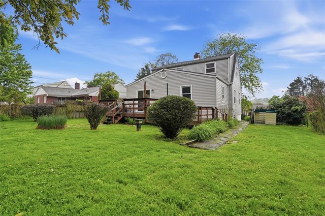 122 Mason Dr, Shaler, PA 15116