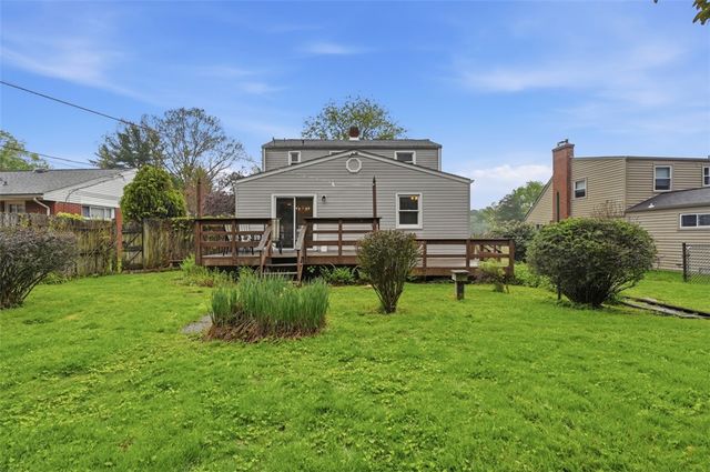 122 Mason Dr, Shaler, PA 15116
