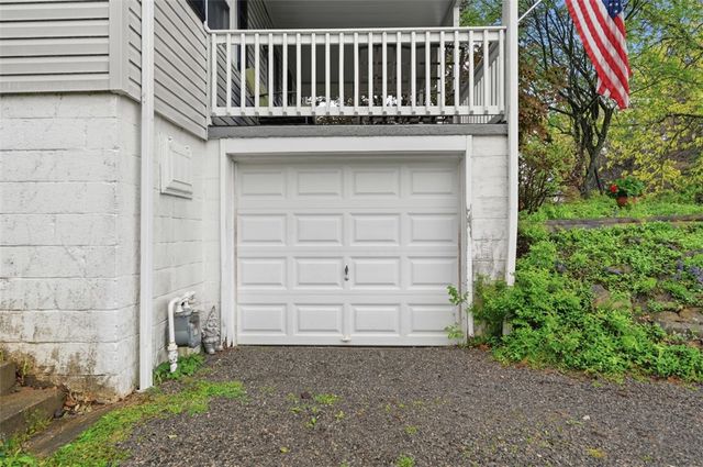 122 Mason Dr, Shaler, PA 15116