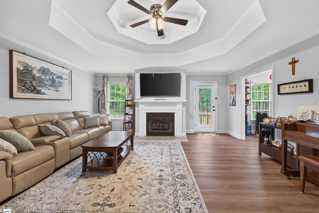 125 Hidden Ridge Drive, Spartanburg, SC 29301
