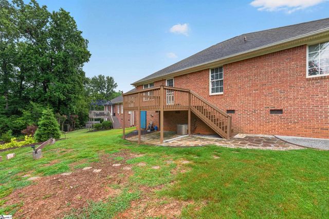125 Hidden Ridge Drive, Spartanburg, SC 29301