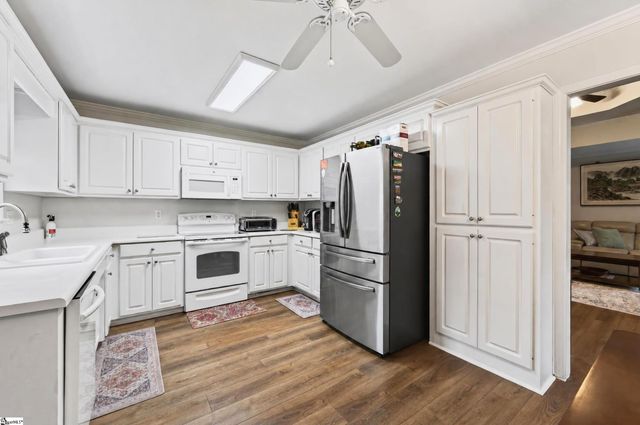 125 Hidden Ridge Drive, Spartanburg, SC 29301