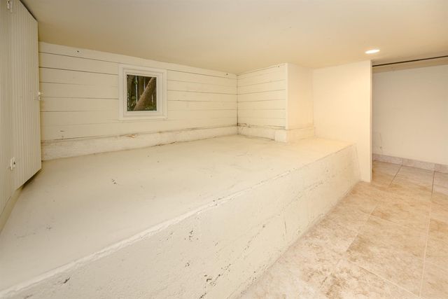 548 2nd St, Woodland, CA 95695