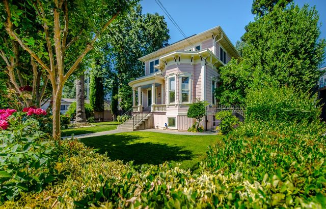 548 2nd St, Woodland, CA 95695