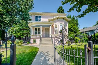 548 2nd St, Woodland, CA 95695