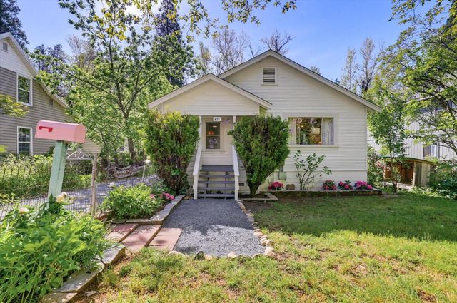 435 Mill St, Grass Valley, CA 95945