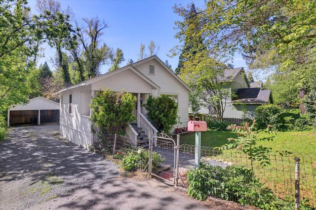 435 Mill St, Grass Valley, CA 95945