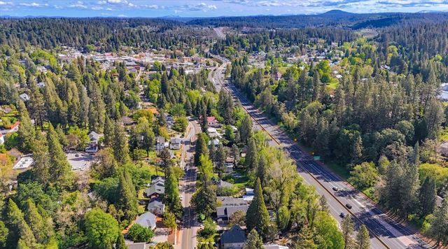 435 Mill St, Grass Valley, CA 95945