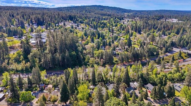 435 Mill St, Grass Valley, CA 95945