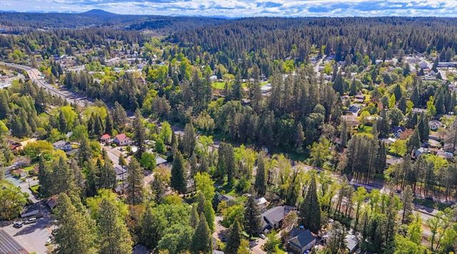 435 Mill St, Grass Valley, CA 95945