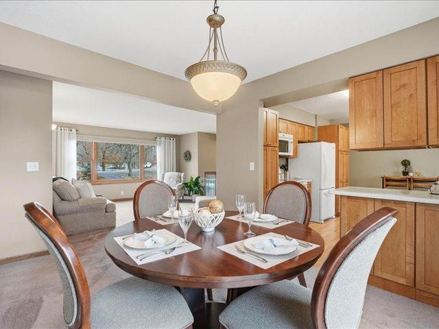 1828 Oak Ridge Drive, New Richmond, WI 54017