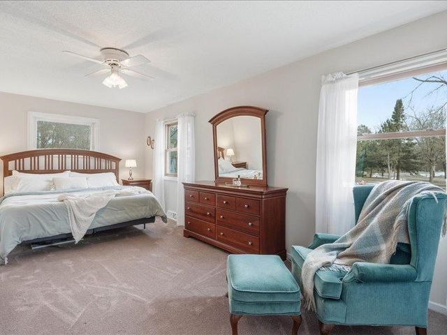 1828 Oak Ridge Drive, New Richmond, WI 54017