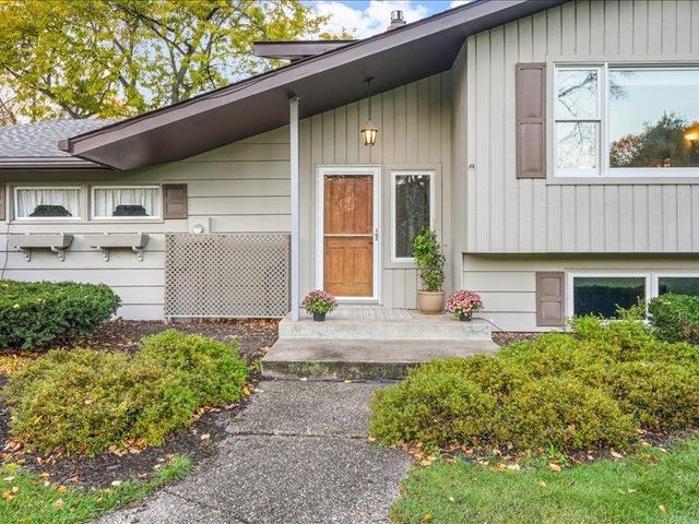 1828 Oak Ridge Drive, New Richmond, WI 54017