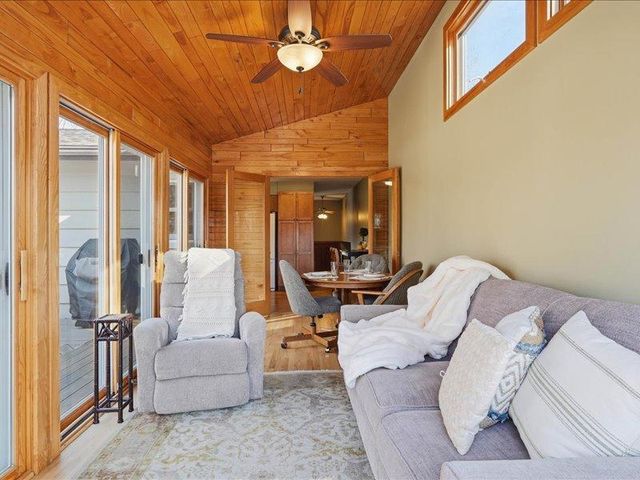 1828 Oak Ridge Drive, New Richmond, WI 54017