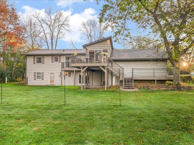 1828 Oak Ridge Drive, New Richmond, WI 54017