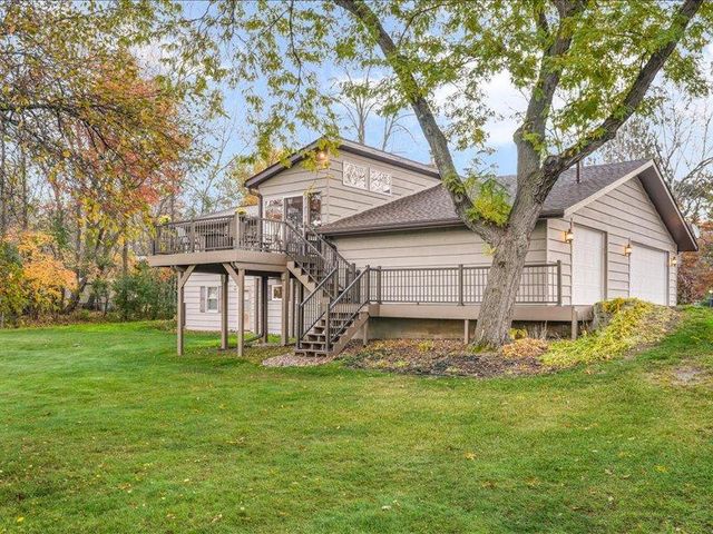 1828 Oak Ridge Drive, New Richmond, WI 54017