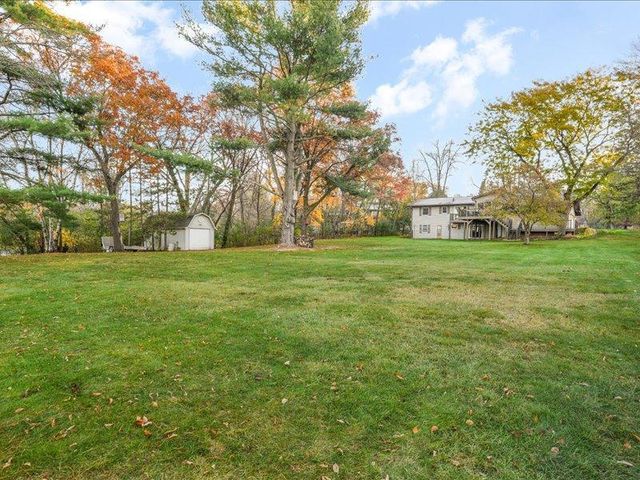 1828 Oak Ridge Drive, New Richmond, WI 54017