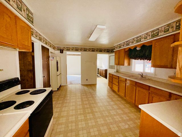 19 N MAIN, Levan, UT 84639