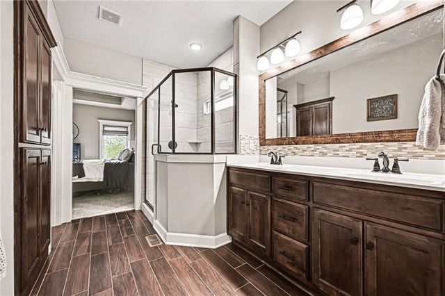 603 Rock Bridge Court, Smithville, MO 64089