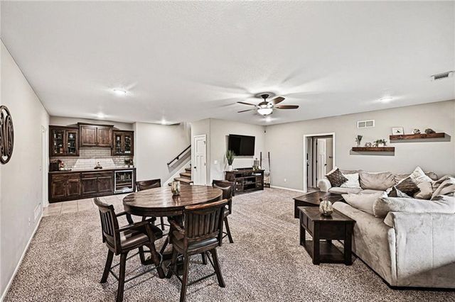 603 Rock Bridge Court, Smithville, MO 64089