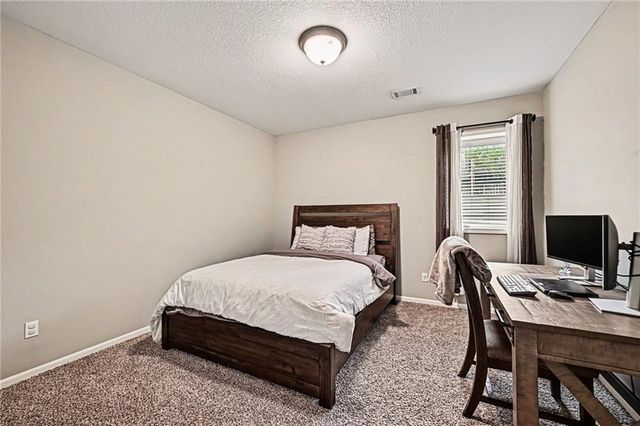 603 Rock Bridge Court, Smithville, MO 64089