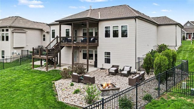 603 Rock Bridge Court, Smithville, MO 64089