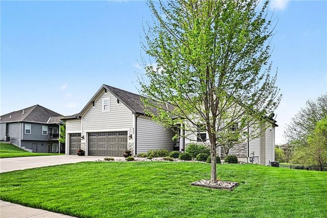603 Rock Bridge Court, Smithville, MO 64089