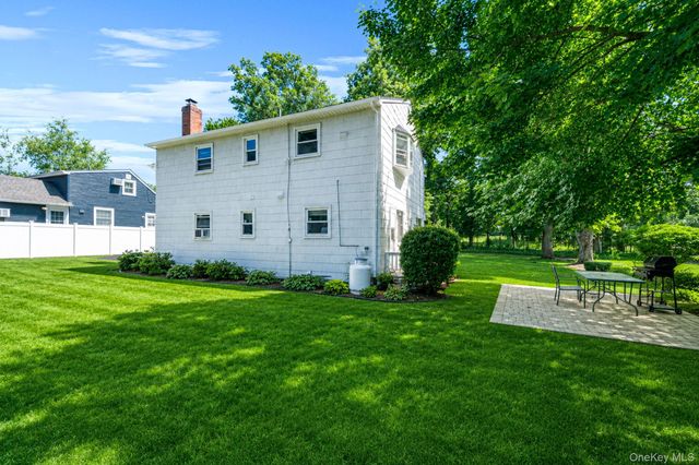 31 Crooked Hill Road, Huntington, NY 11743