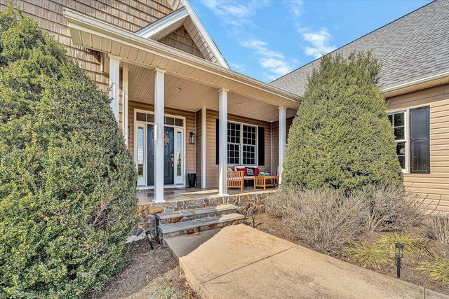 323 DEERBERRY LN, Boones Mill, VA 24065