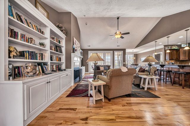 323 DEERBERRY LN, Boones Mill, VA 24065