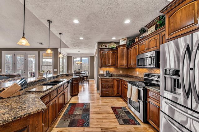 323 DEERBERRY LN, Boones Mill, VA 24065